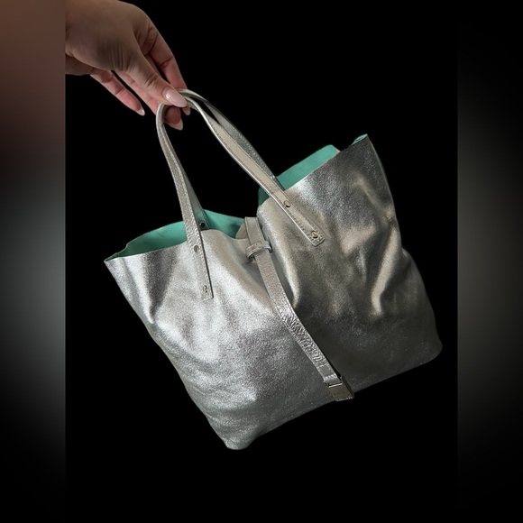 TIFFANY & CO. Reversible Metallic Silver Leather & Blue Suede Tote with Pouch - Picture 4 of 15